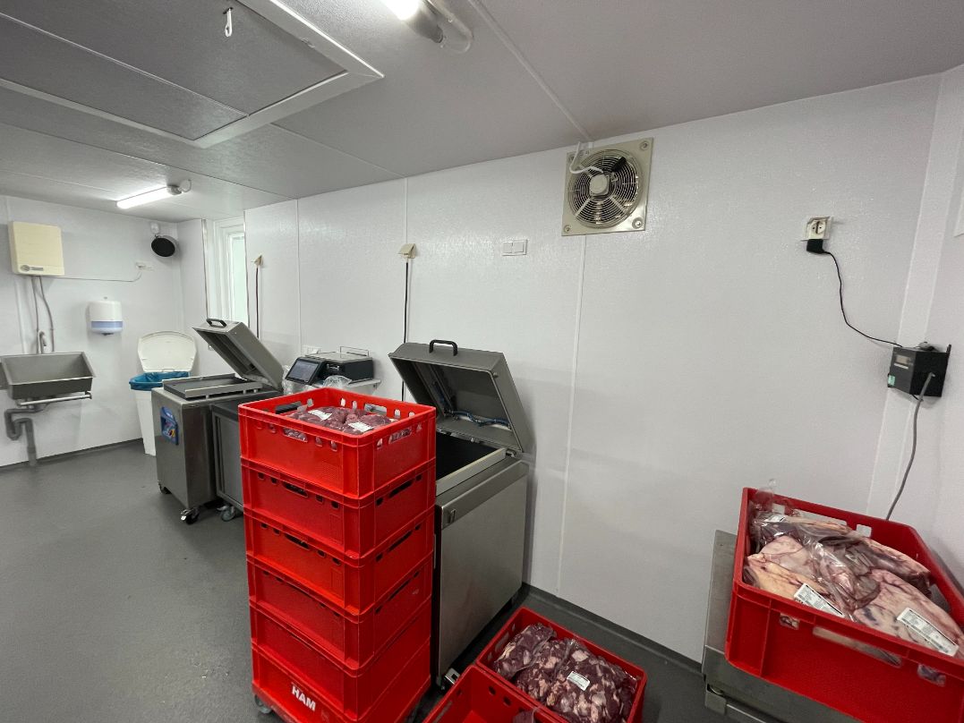 Atelier de découpe agroalimentaire habillé en panneaux FRP
